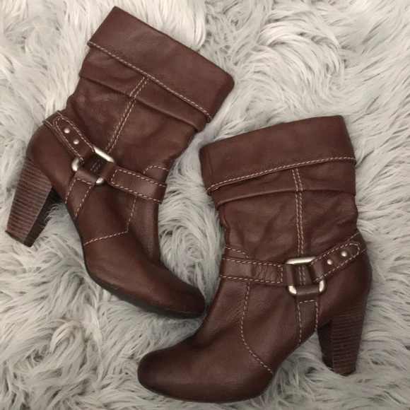 Fossil Shoes - Great condition! Leather fossil boots Fossil Shoes - Great condition! Leather fossil boots